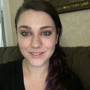 Meet your Posher, Candice